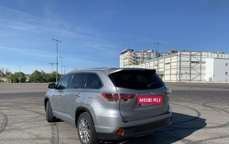 Toyota Highlander III, 2014 год, 2 950 000 рублей, 4 фотография