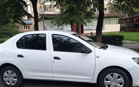 Renault Logan II, 2016 год, 420 000 рублей, 2 фотография