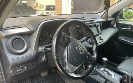 Toyota RAV4, 2015 год, 1 990 000 рублей, 3 фотография