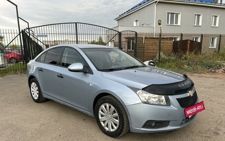 Chevrolet Cruze II, 2011 год, 649 000 рублей, 2 фотография