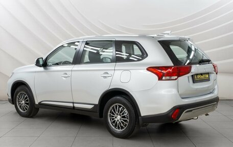 Mitsubishi Outlander III рестайлинг 3, 2021 год, 2 298 000 рублей, 5 фотография