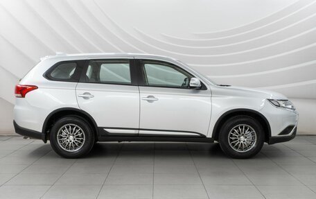 Mitsubishi Outlander III рестайлинг 3, 2021 год, 2 298 000 рублей, 8 фотография