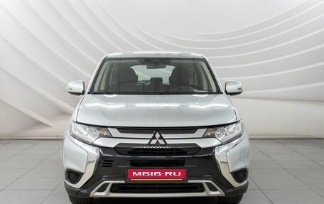 Mitsubishi Outlander III рестайлинг 3, 2021 год, 2 298 000 рублей, 2 фотография