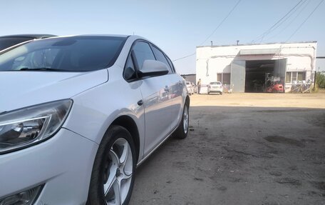 Opel Astra J, 2012 год, 2 фотография