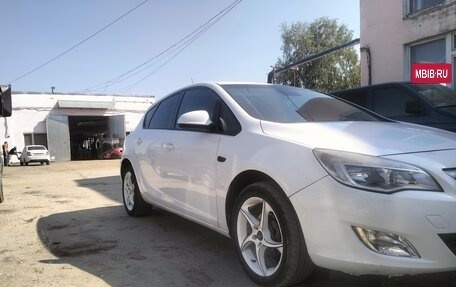 Opel Astra J, 2012 год, 7 фотография