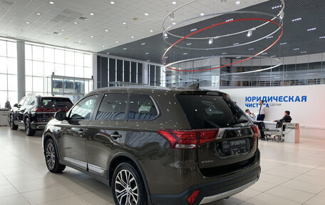 Mitsubishi Outlander III рестайлинг 3, 2018 год, 2 481 000 рублей, 7 фотография