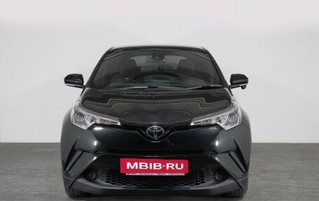 Toyota C-HR I рестайлинг, 2017 год, 2 110 000 рублей, 2 фотография