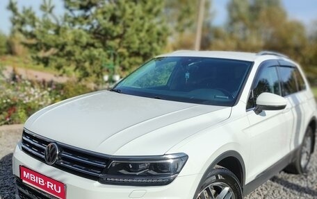 Volkswagen Tiguan II, 2018 год, 3 075 000 рублей, 1 фотография