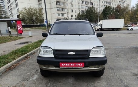 Chevrolet Niva I рестайлинг, 2002 год, 450 000 рублей, 1 фотография