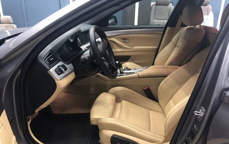 BMW 5 серия, 2014 год, 2 390 000 рублей, 7 фотография