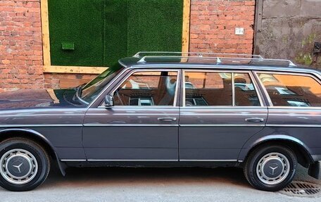 Mercedes-Benz W123, 1983 год, 1 050 000 рублей, 2 фотография