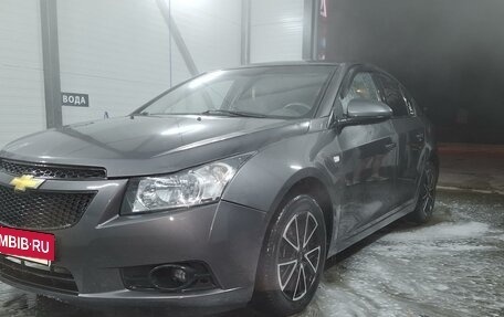 Chevrolet Cruze II, 2010 год, 530 000 рублей, 5 фотография