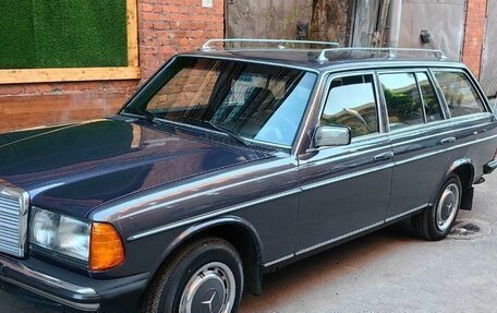 Mercedes-Benz W123, 1983 год, 1 050 000 рублей, 4 фотография