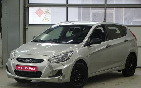 Hyundai Solaris II рестайлинг, 2013 год, 850 000 рублей, 1 фотография