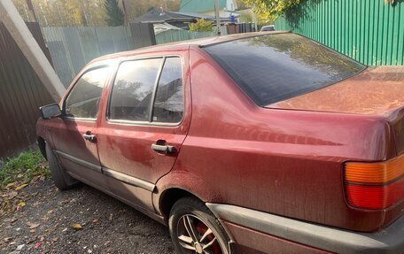 Volkswagen Vento, 1992 год, 160 000 рублей, 2 фотография