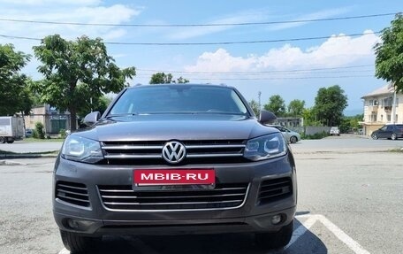 Volkswagen Touareg III, 2012 год, 2 000 000 рублей, 2 фотография