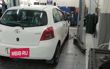 Toyota Yaris III рестайлинг, 2007 год, 560 000 рублей, 3 фотография