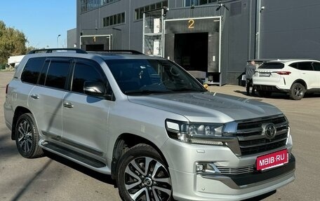 Toyota Land Cruiser 200, 2019 год, 7 700 000 рублей, 3 фотография