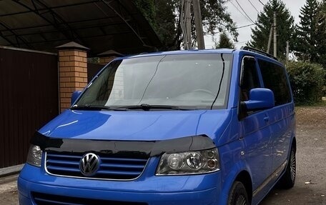 Volkswagen Caravelle T5, 2005 год, 1 350 000 рублей, 3 фотография