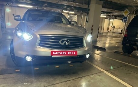 Infiniti FX II, 2013 год, 2 320 000 рублей, 7 фотография