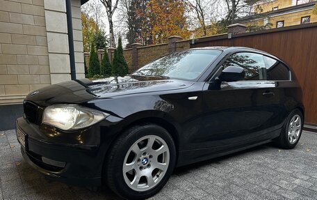 BMW 1 серия, 2010 год, 650 000 рублей, 2 фотография