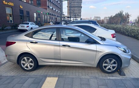 Hyundai Solaris II рестайлинг, 2011 год, 890 000 рублей, 5 фотография