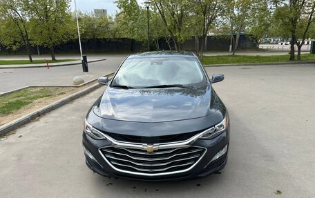 Chevrolet Malibu IX, 2019 год, 2 500 000 рублей, 2 фотография