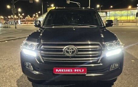 Toyota Land Cruiser 200, 2015 год, 5 380 000 рублей, 3 фотография