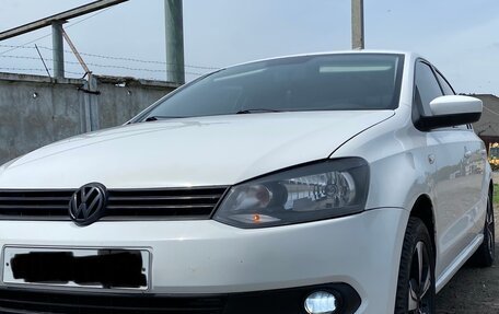 Volkswagen Polo VI (EU Market), 2013 год, 800 000 рублей, 1 фотография