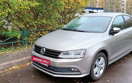 Volkswagen Jetta VI, 2017 год, 1 800 000 рублей, 2 фотография