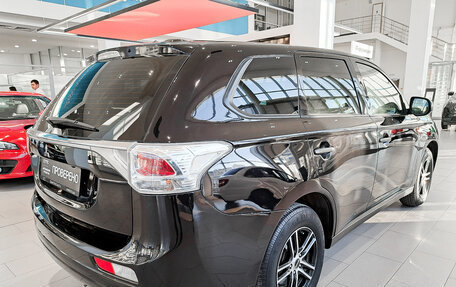 Mitsubishi Outlander III рестайлинг 3, 2013 год, 1 699 000 рублей, 5 фотография