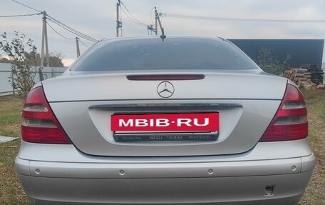 Mercedes-Benz E-Класс, 2003 год, 1 000 000 рублей, 11 фотография