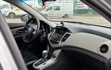 Chevrolet Cruze II, 2011 год, 810 000 рублей, 9 фотография