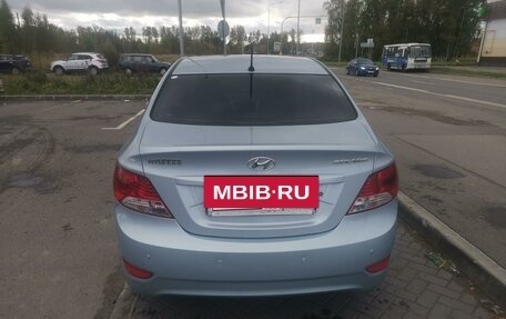 Hyundai Solaris II рестайлинг, 2011 год, 730 000 рублей, 3 фотография