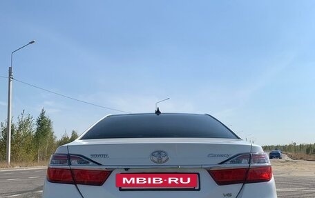 Toyota Camry, 2017 год, 2 350 000 рублей, 8 фотография