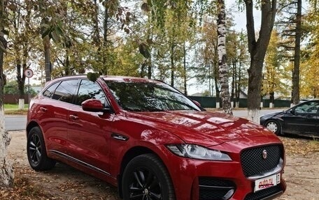 Jaguar F-Pace, 2016 год, 3 000 000 рублей, 24 фотография