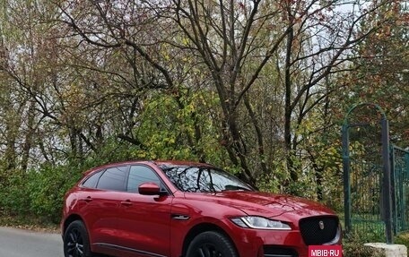 Jaguar F-Pace, 2016 год, 3 000 000 рублей, 27 фотография