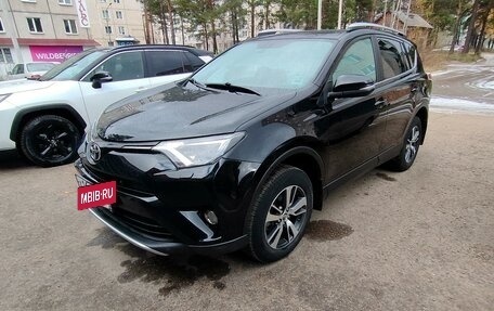 Toyota RAV4, 2017 год, 3 000 000 рублей, 4 фотография