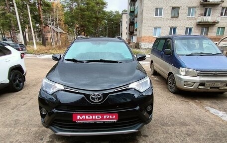 Toyota RAV4, 2017 год, 3 000 000 рублей, 5 фотография