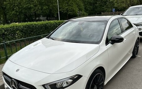 Mercedes-Benz A-Класс, 2019 год, 4 000 000 рублей, 2 фотография