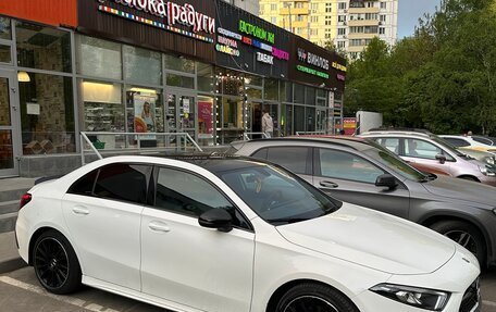 Mercedes-Benz A-Класс, 2019 год, 4 000 000 рублей, 8 фотография