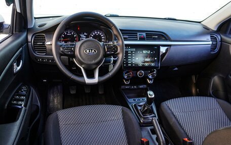 KIA Rio IV, 2017 год, 1 365 000 рублей, 6 фотография