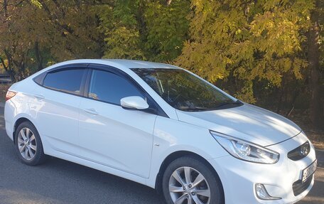 Hyundai Solaris II рестайлинг, 2013 год, 1 199 000 рублей, 5 фотография