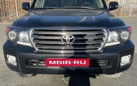 Toyota Land Cruiser 200, 2015 год, 5 130 000 рублей, 2 фотография