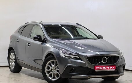 Volvo V40 Cross Country I, 2018 год, 1 588 000 рублей, 1 фотография