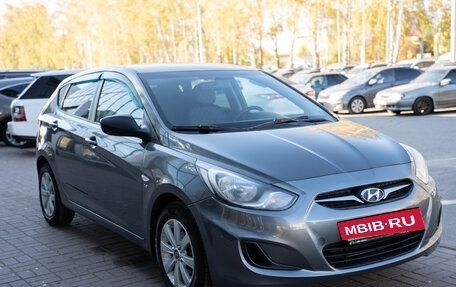 Hyundai Solaris II рестайлинг, 2011 год, 860 000 рублей, 7 фотография