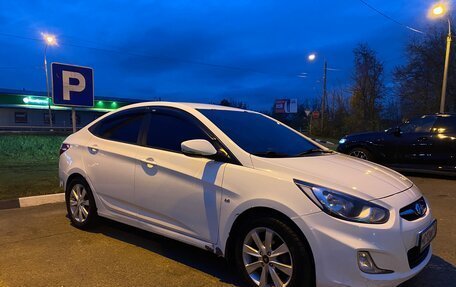 Hyundai Solaris II рестайлинг, 2012 год, 600 000 рублей, 3 фотография