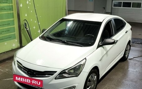 Hyundai Solaris II рестайлинг, 2015 год, 990 000 рублей, 5 фотография