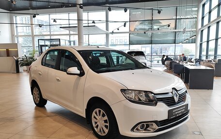 Renault Logan II, 2018 год, 635 000 рублей, 7 фотография