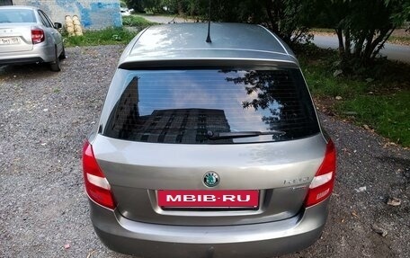 Skoda Fabia II, 2011 год, 450 000 рублей, 3 фотография